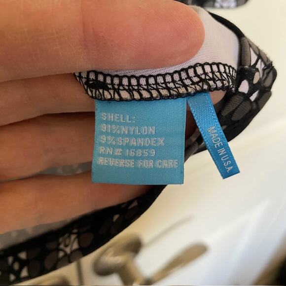 J. McLaughlin Round Neck Top Catalina Cloth Geometric Tile Print Women's Small - Picture 9 of 10